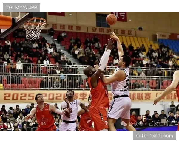 石家庄翔蓝新外援科伦纽克火线驰援 首秀篮下强攻得手 石家庄翔蓝新外援科伦纽克火线驰援 首秀篮下强攻得手